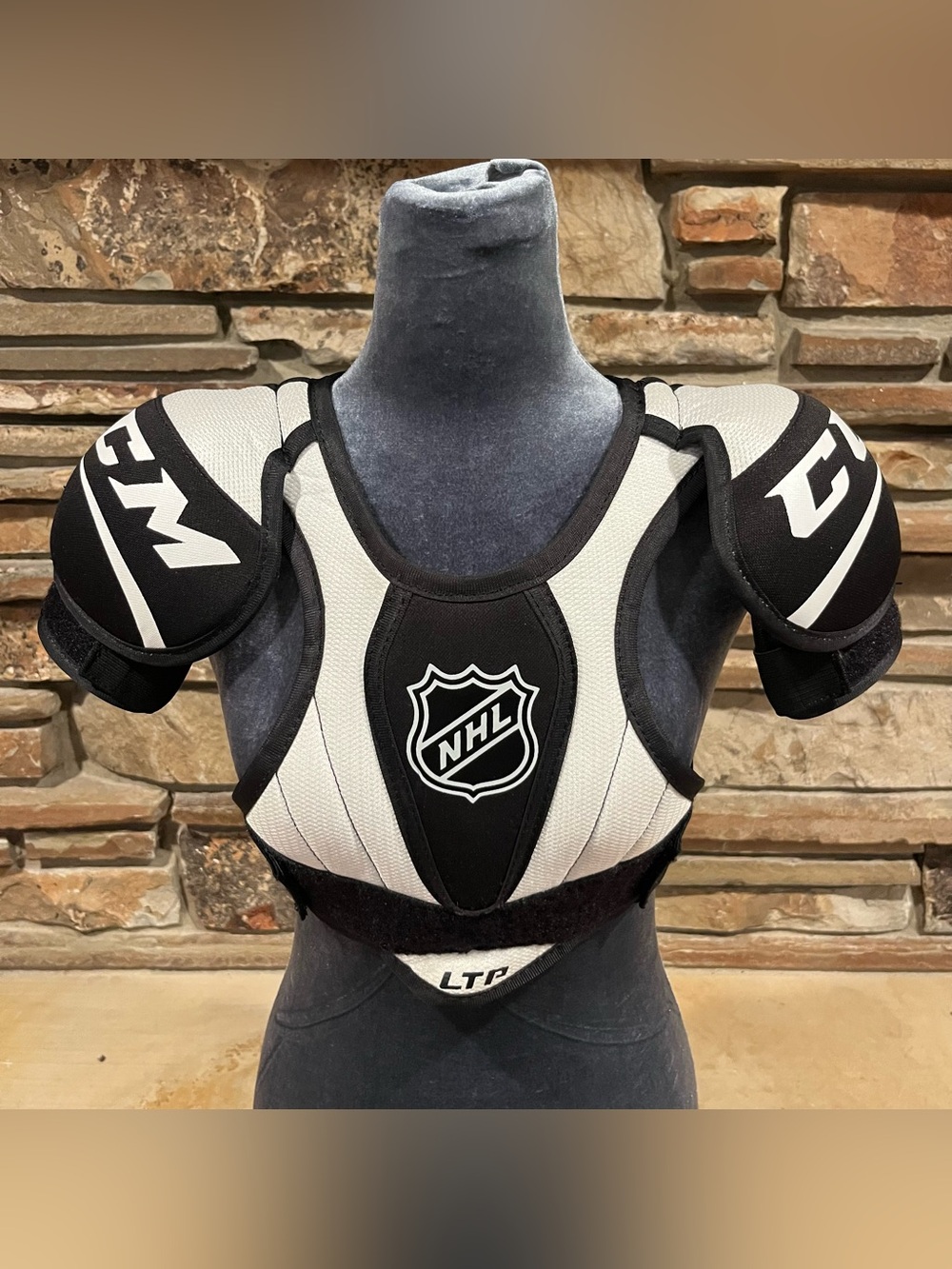CCM Youth Small NHL Black & White Hockey Shoulder Pads